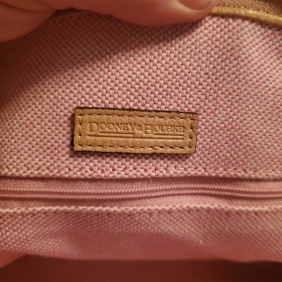 Dooney&Bourke - Picture 3 of 4
